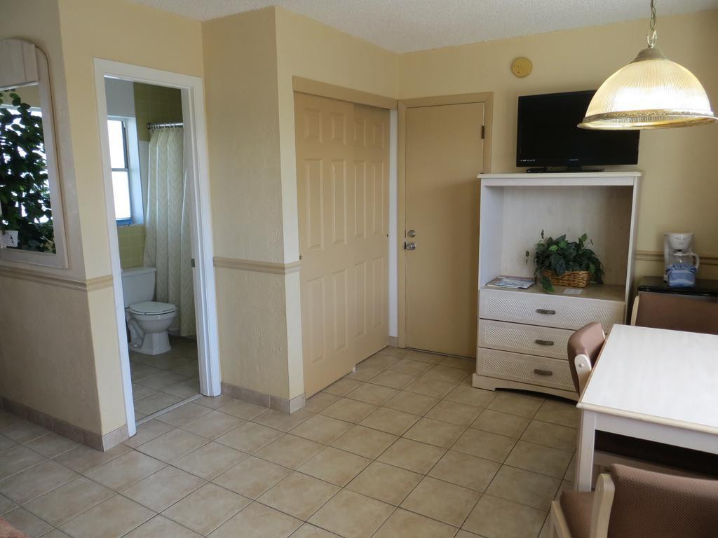 Sand Castle Motel Daytona Beach Shores Bagian luar foto