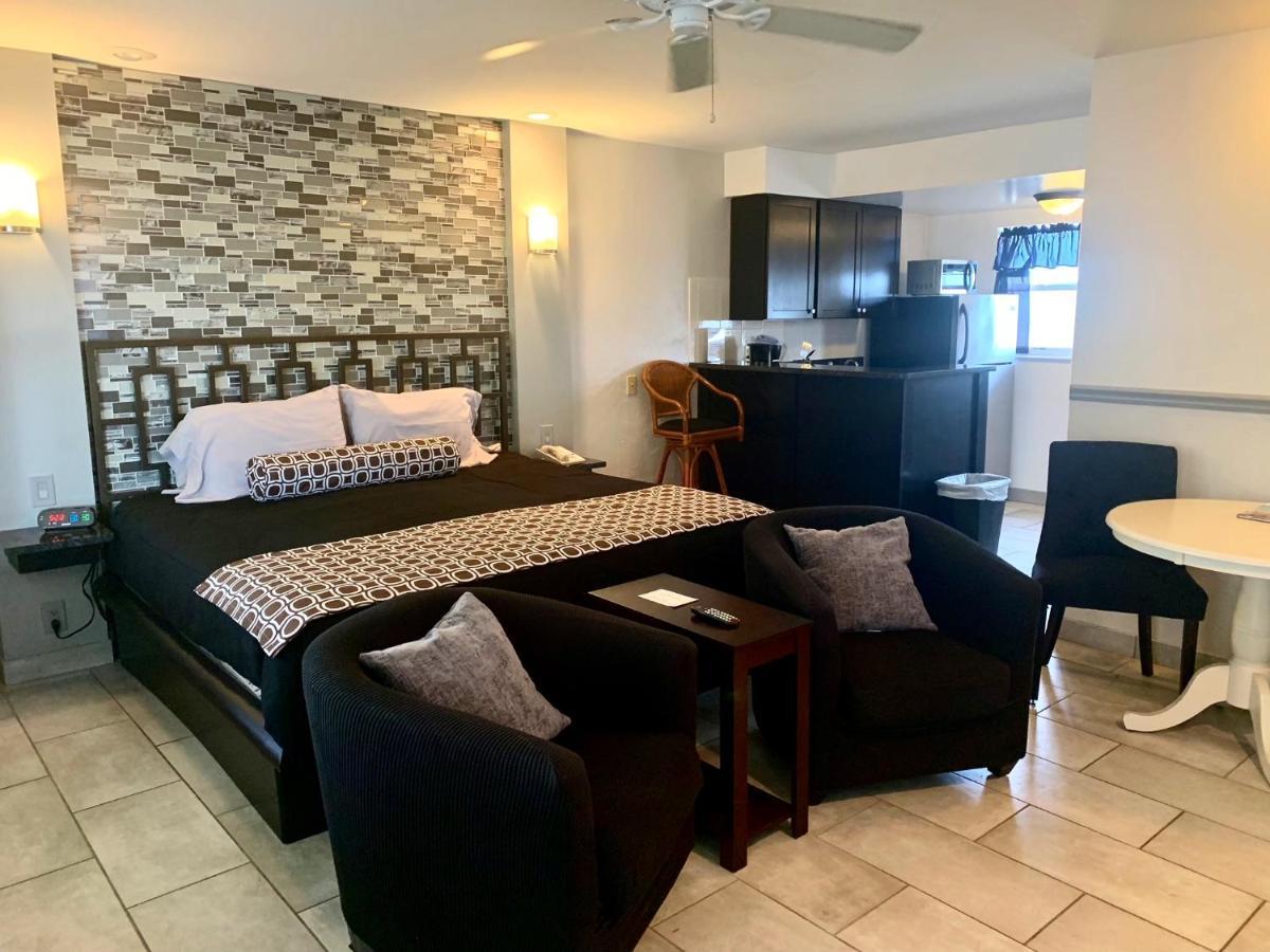 Sand Castle Motel Daytona Beach Shores Bagian luar foto